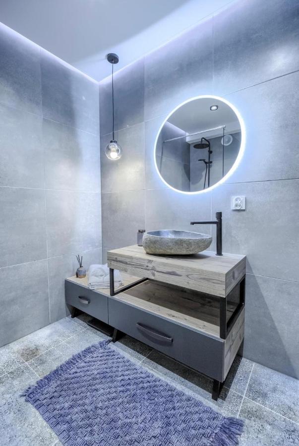ピワNiron Apartament Dabrowskiego 2アパートメント エクステリア 写真